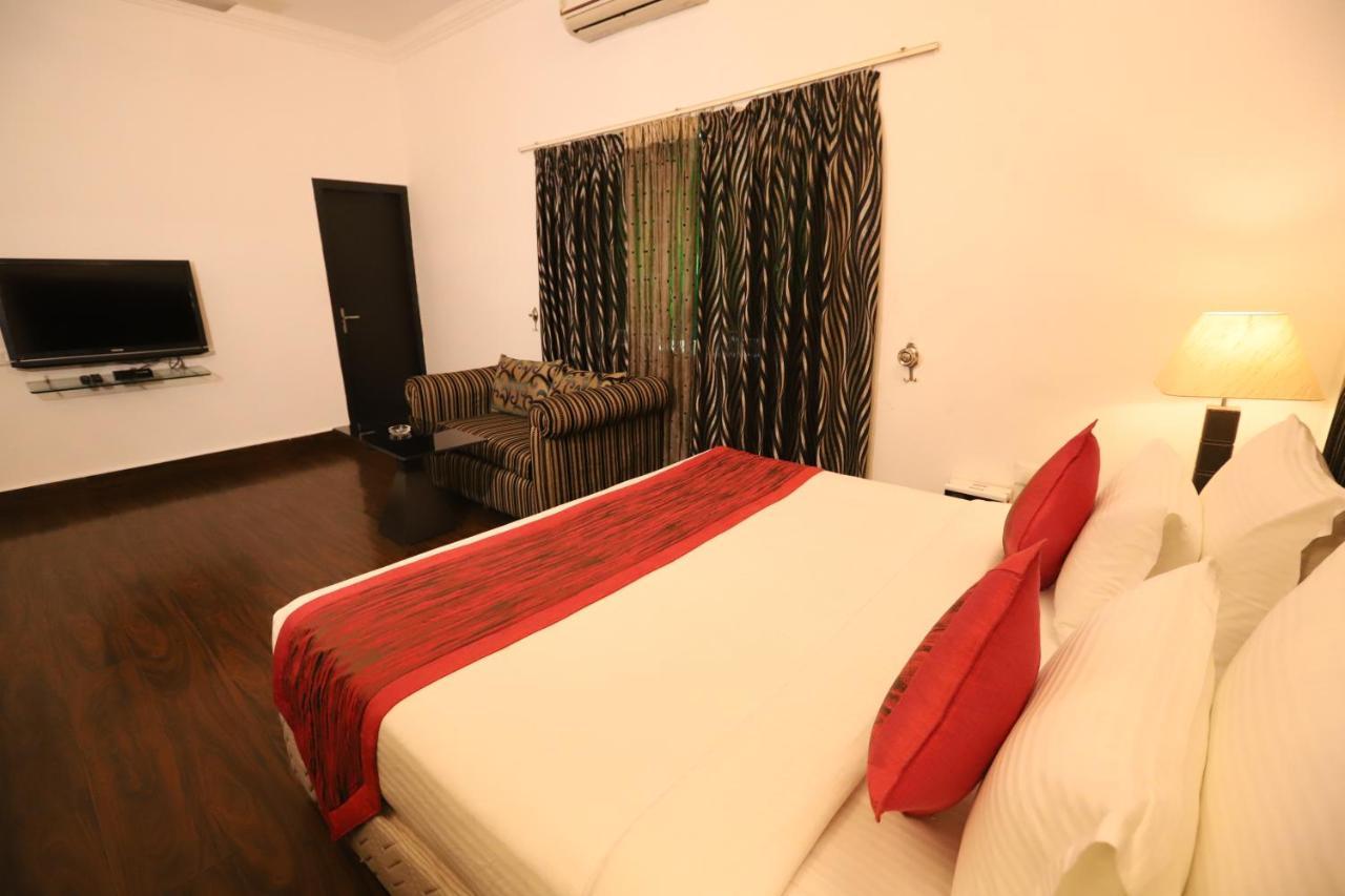 Hotel Capitol Hills - Greater Kailash Delhi New Delhi Ngoại thất bức ảnh