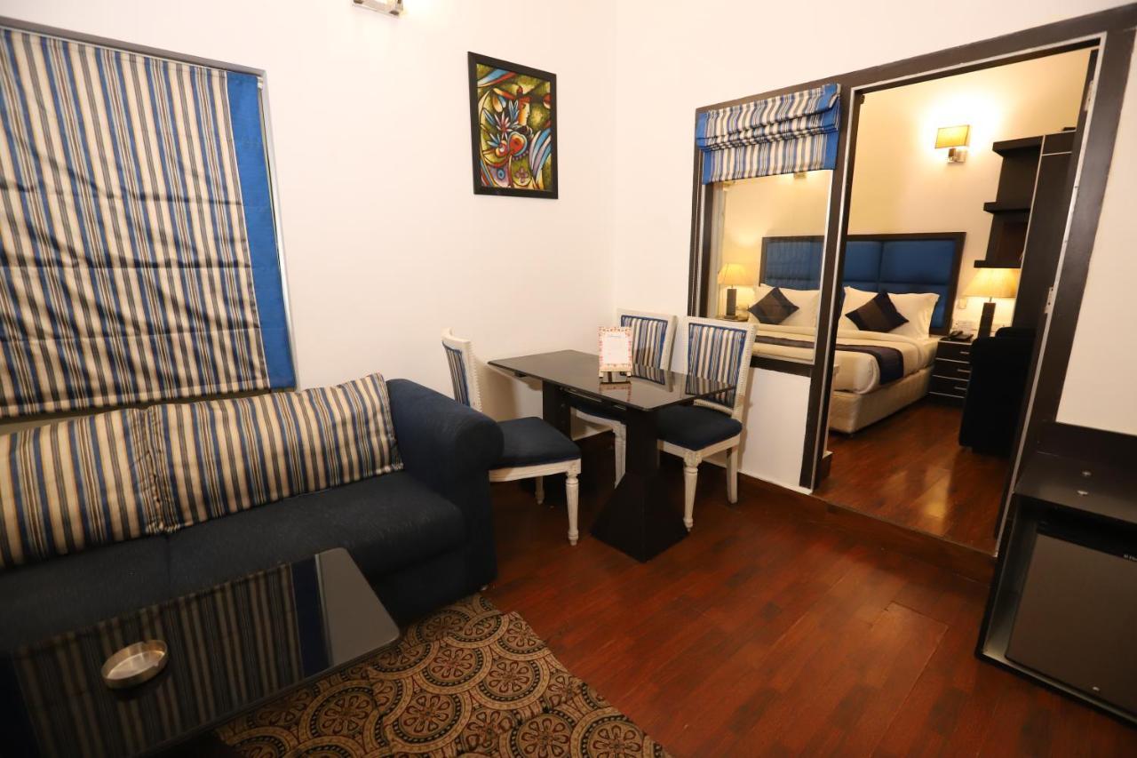 Hotel Capitol Hills - Greater Kailash Delhi New Delhi Ngoại thất bức ảnh