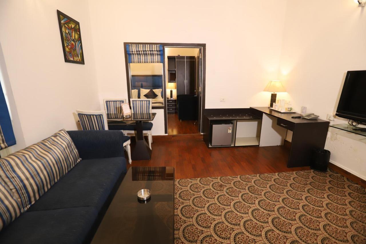 Hotel Capitol Hills - Greater Kailash Delhi New Delhi Ngoại thất bức ảnh