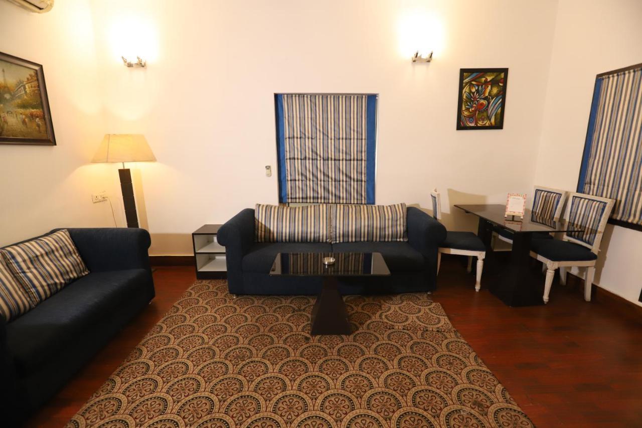 Hotel Capitol Hills - Greater Kailash Delhi New Delhi Ngoại thất bức ảnh