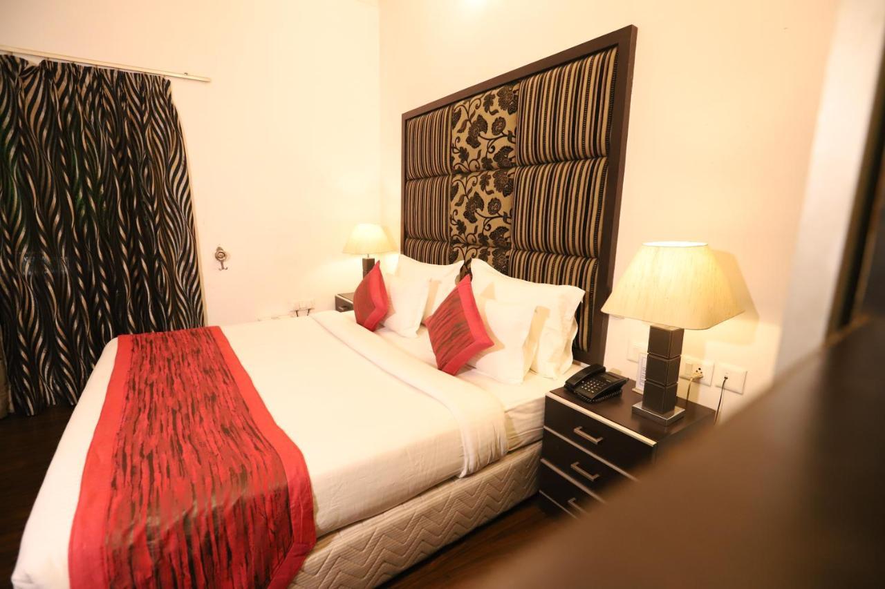 Hotel Capitol Hills - Greater Kailash Delhi New Delhi Ngoại thất bức ảnh