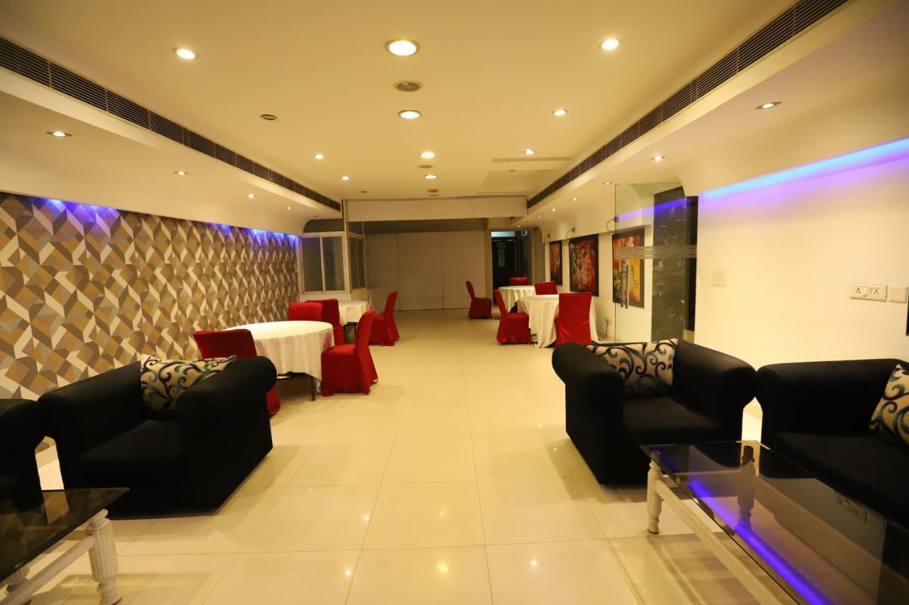Hotel Capitol Hills - Greater Kailash Delhi New Delhi Ngoại thất bức ảnh